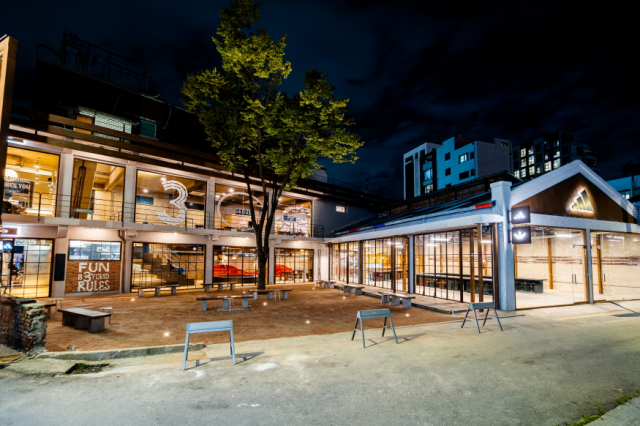 아디다스 ‘CAFÉ 3 STRIPES SEOUL’ 전경(출처: 아디다스)