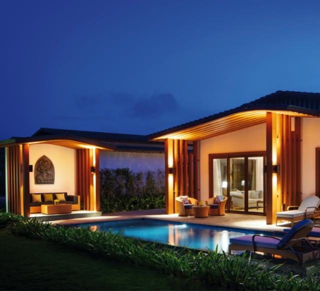 모벤픽 캄란 풀빌라